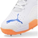 22.1 Bowling Cricket Shoes