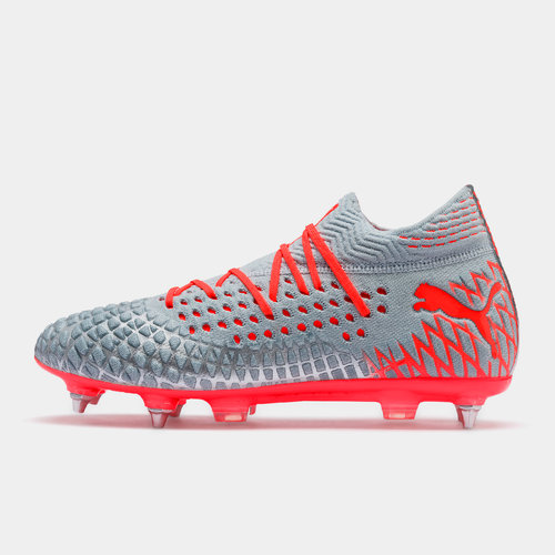 metal stud football boots